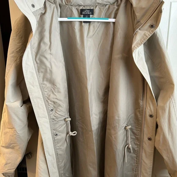 Never been worn Pure Alaska hooded lined XXL jacket - Picture 3 of 11